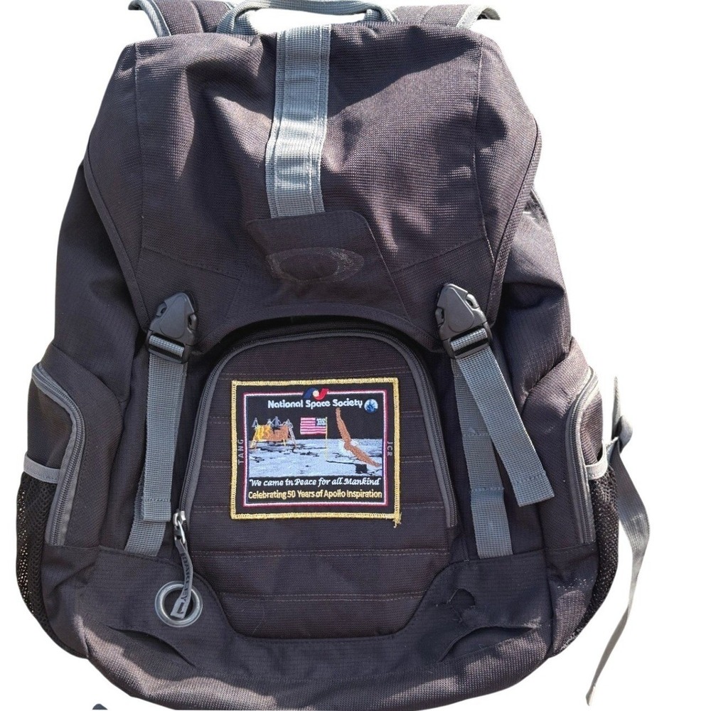 Oakley Gearbox 32L Backpack 92793 Black Gray Laptop Travel Outdoor Gorpcore